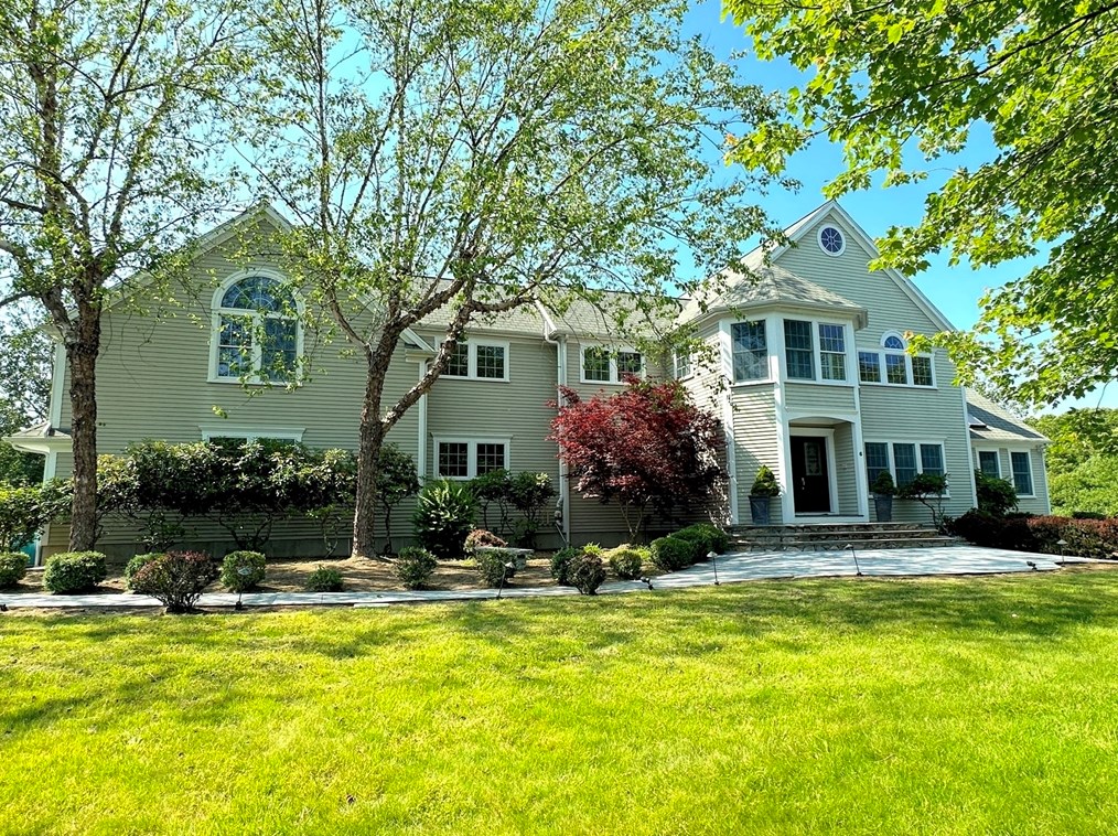 6 Wildpepper Ln, Dartmouth, MA 02748 exterior