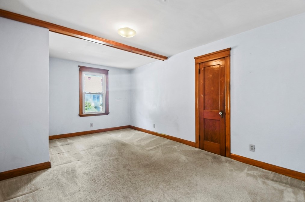 7 3rd Ave, Dudley, MA 01571