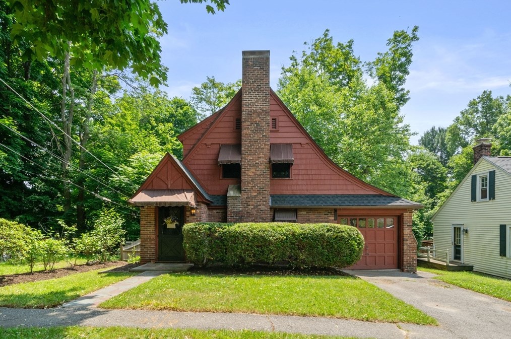 3 Ellestuen Rd, Worcester, MA 01606