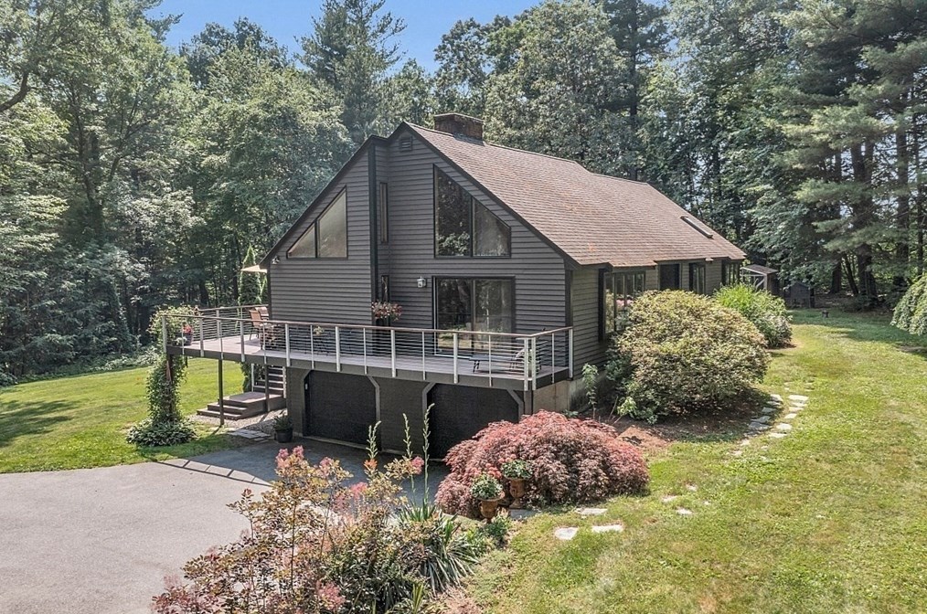 106 Ball St, Northborough, MA 01532