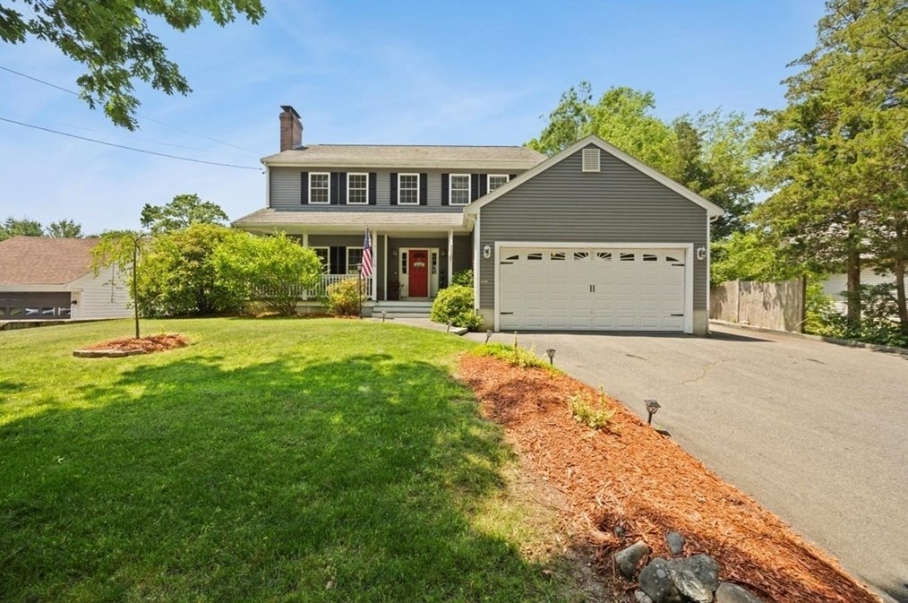 24 Oak St, Norton, MA 02766-1106