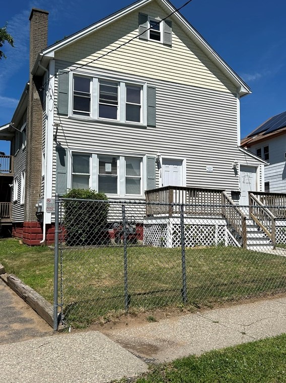 106-108 Clifton Ave, Springfield, MA 01105