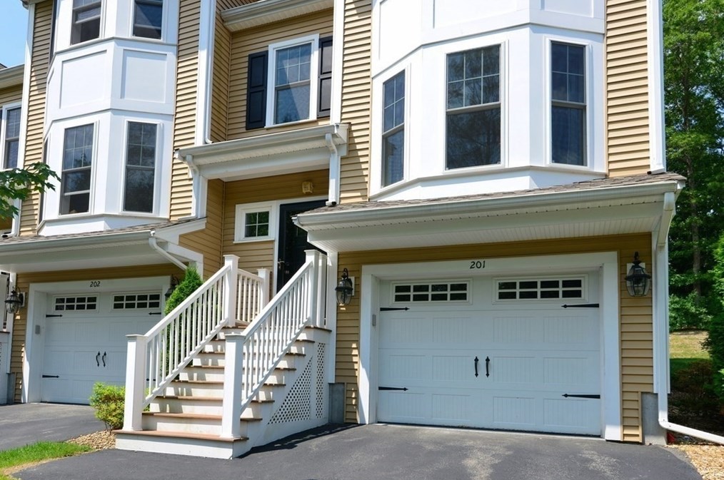 201 Crystal Way #201, Bellingham, MA 02019
