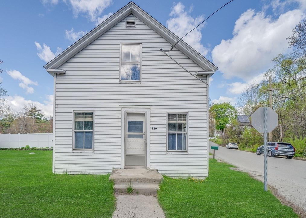220 Glenallen St, Winchendon, MA 01475
