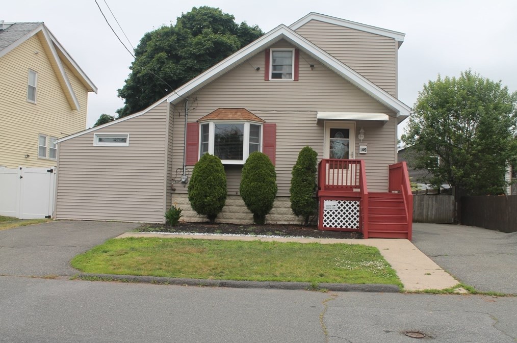 19 Dustin St, Saugus, MA 01906