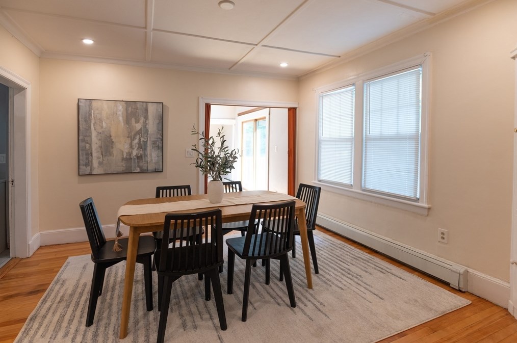 28 Eagle Rd, Worcester MA  01605-3813 exterior