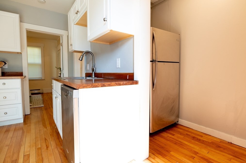 28 Eagle Rd, Worcester MA  01605-3813 exterior