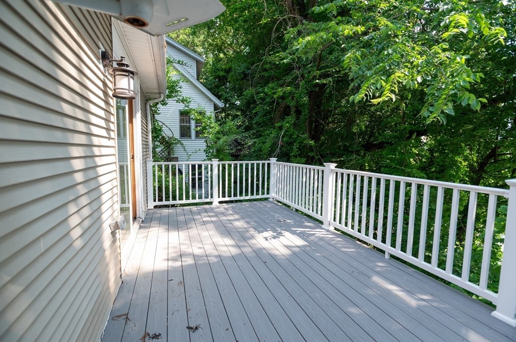 28 Eagle Rd, Worcester MA  01605-3813 exterior