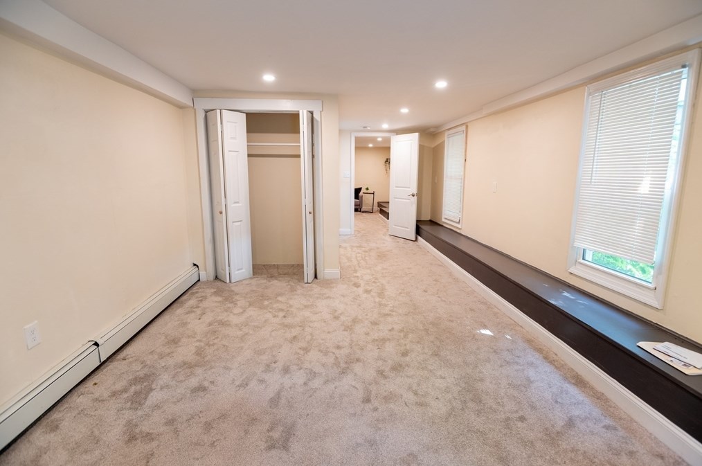 28 Eagle Rd, Worcester MA  01605-3813 exterior