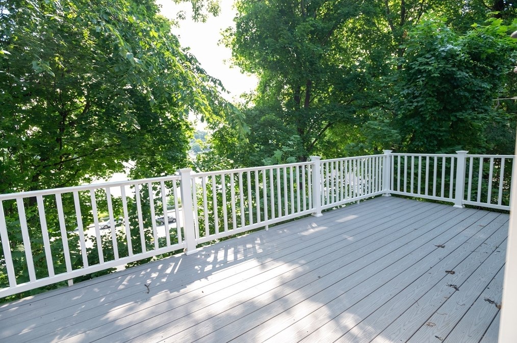 28 Eagle Rd, Worcester MA  01605-3813 exterior