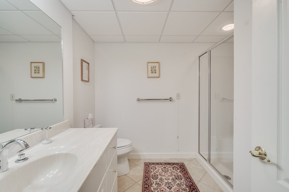 122 Pine Grove Dr, South Hadley MA 01075-2128 exterior