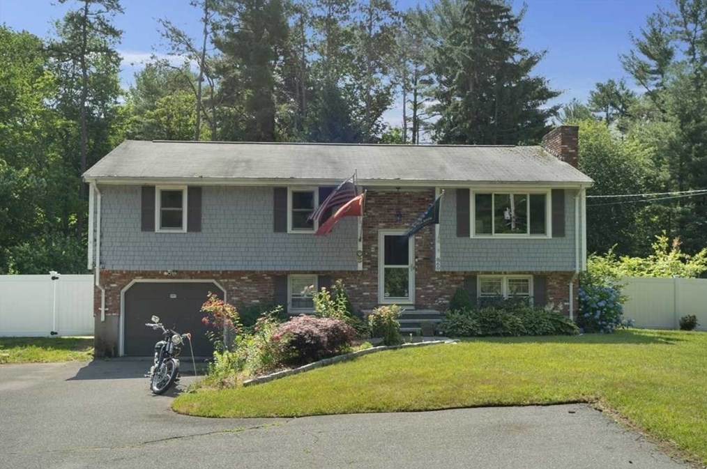 860 School St, Mansfield, MA 02048