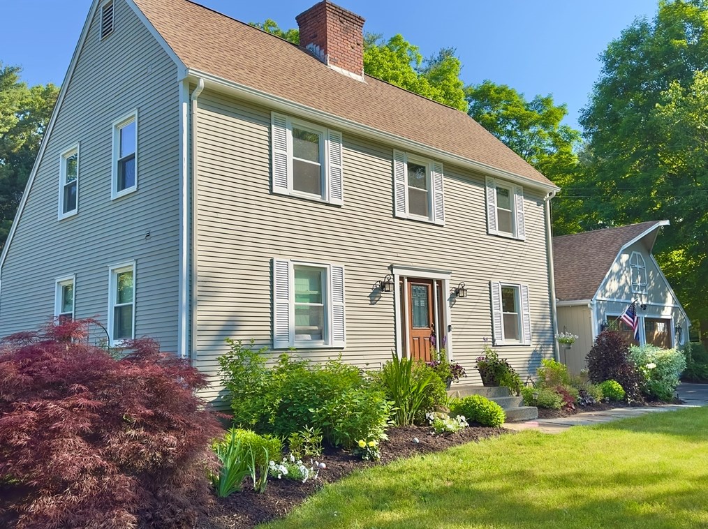 169 Pomeroy Meadow Rd, Southampton, MA 01073