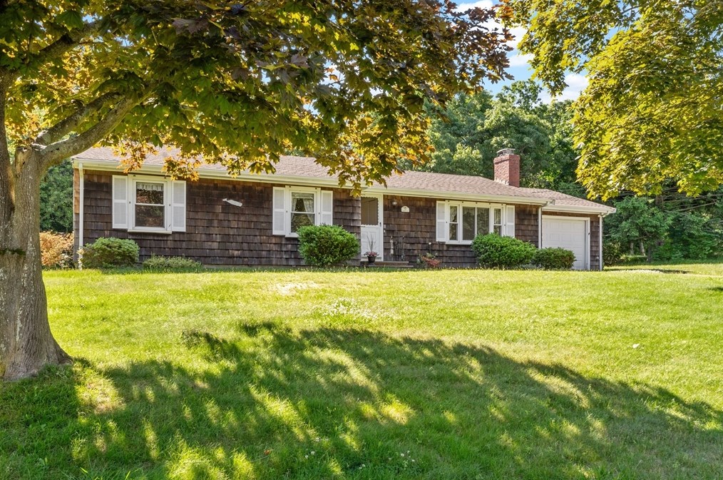 24 Dwight Ave, Plymouth, MA 02360