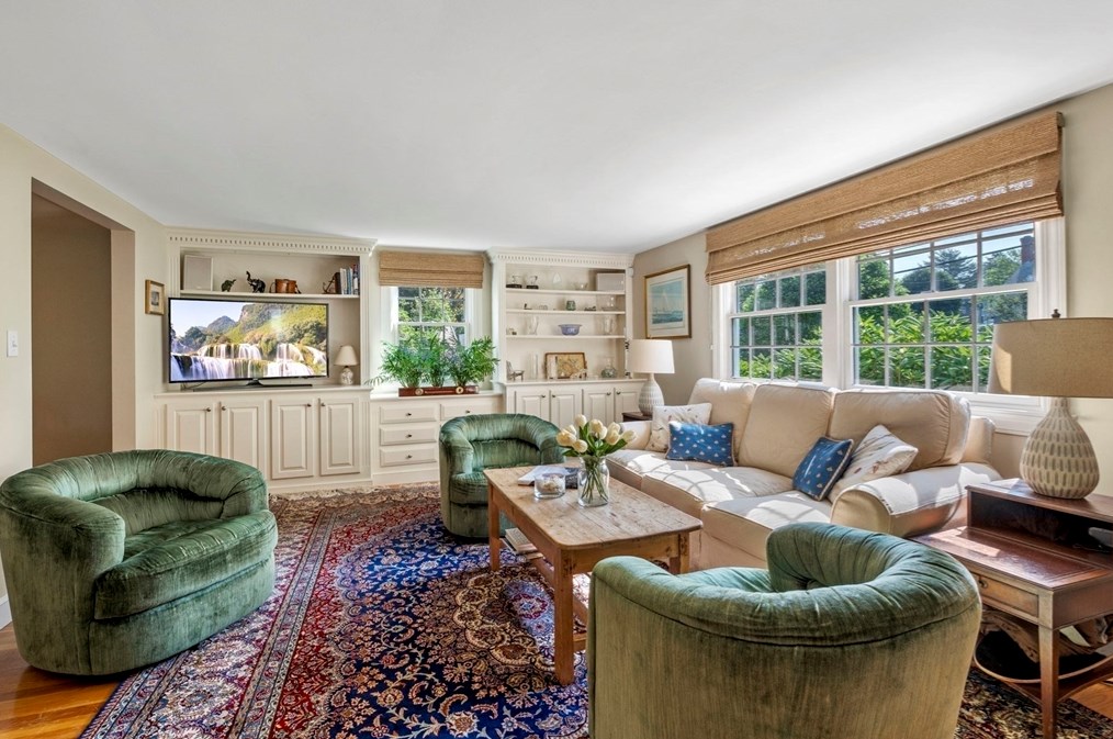 233 Atlantic Ave, Marblehead, MA 01945-2839