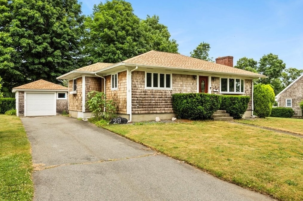 29 Ralph Chapman Rd, Swansea, MA 02777 exterior