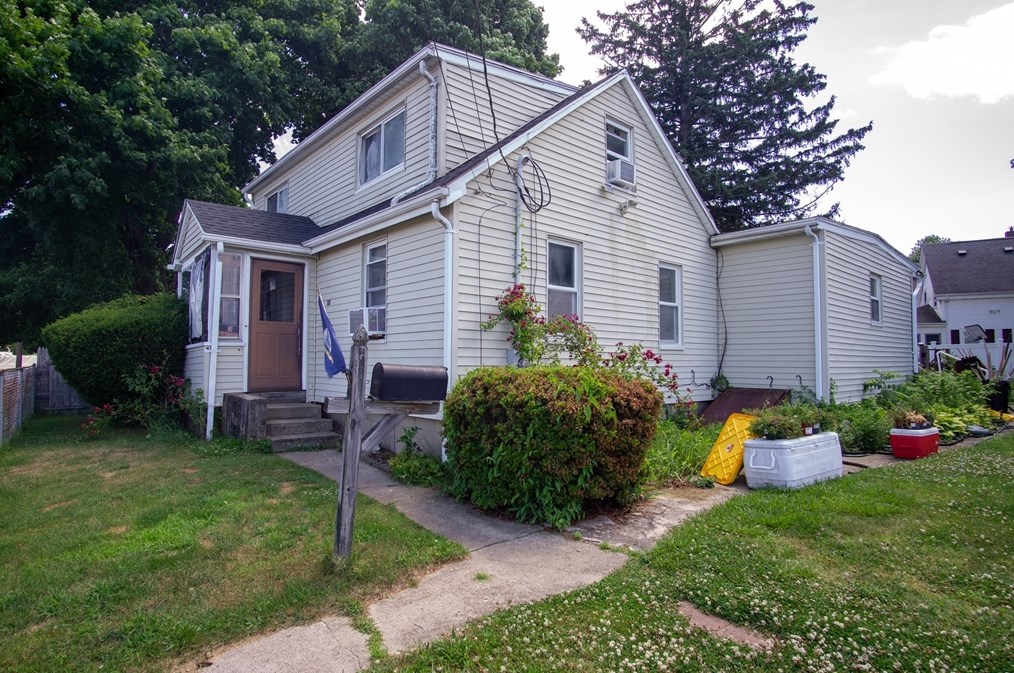 52 Adams St, Stoughton, MA 02072-2306