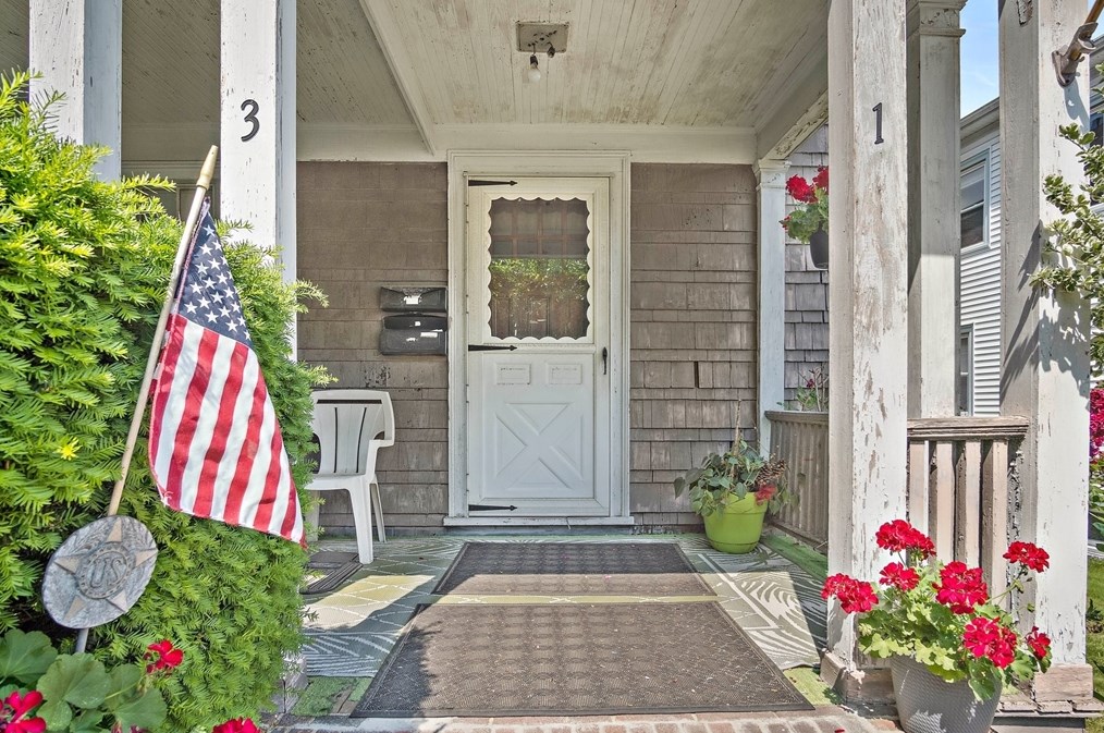 3 Pine St, Belmont, MA 02478