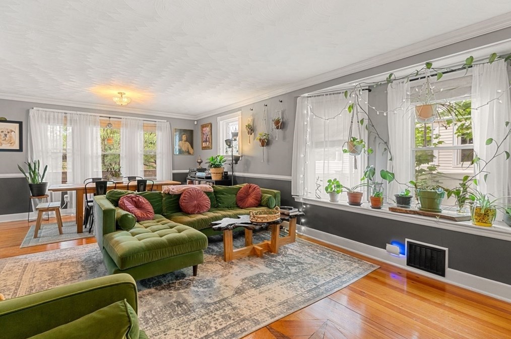 130 Cypress St, Watertown, MA 02472