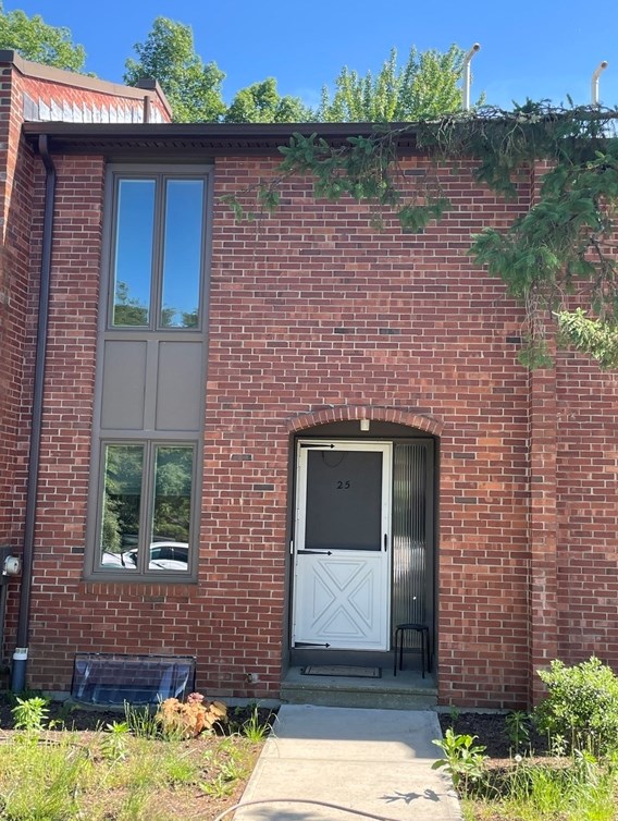 25 Bedford Ct #25, Amherst, MA 01002