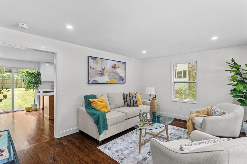 49 Debbie Dr, Leominster, MA 01453