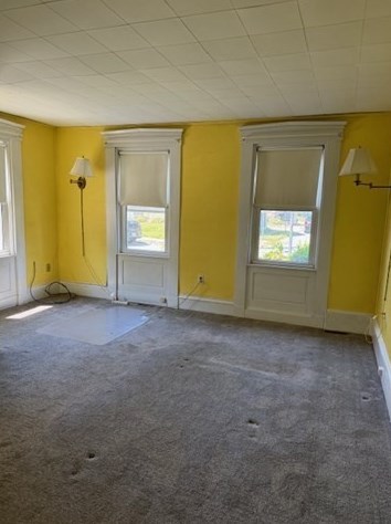 105 Main St, Fairhaven MA 02719-3046 exterior