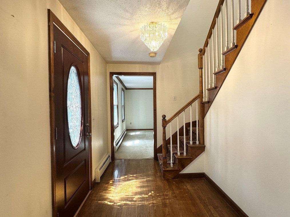 23 Sunrise Ave, Leominster, MA 01453