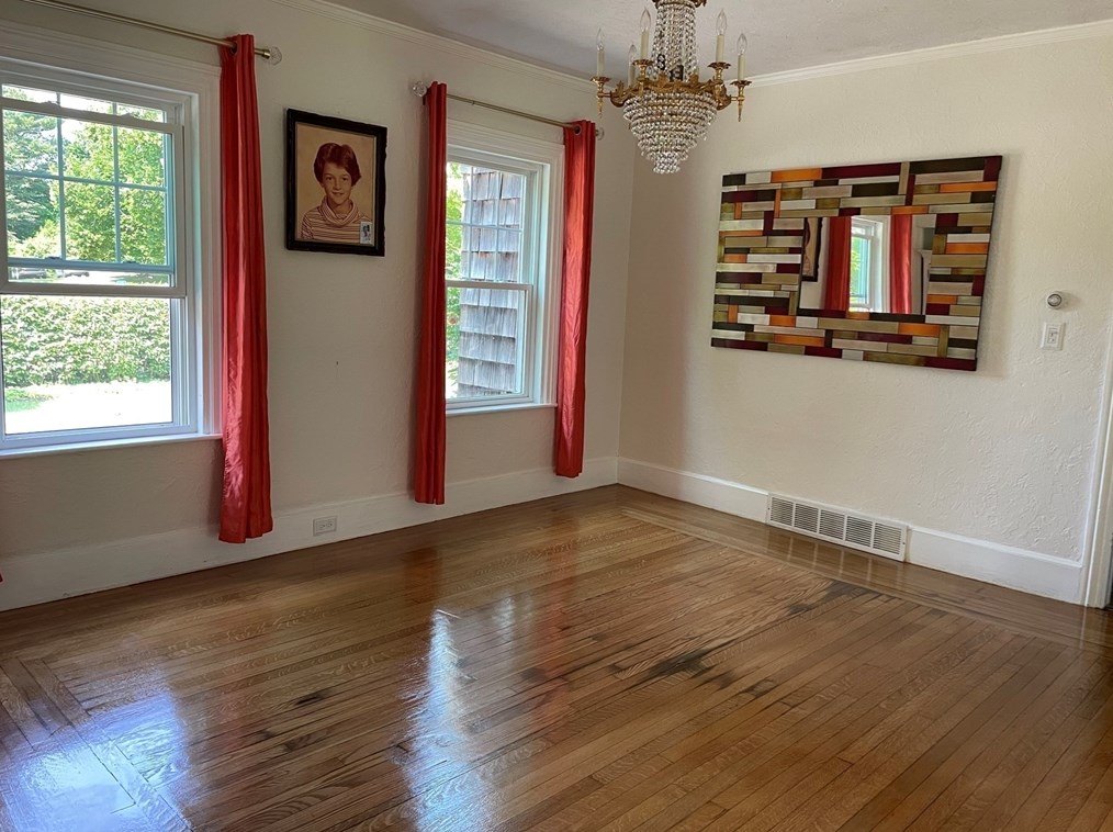 21 Alden St, Plymouth, MA 02360