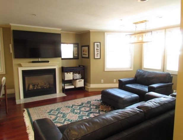 69 Galen St Apt 2, Watertown, MA 02472