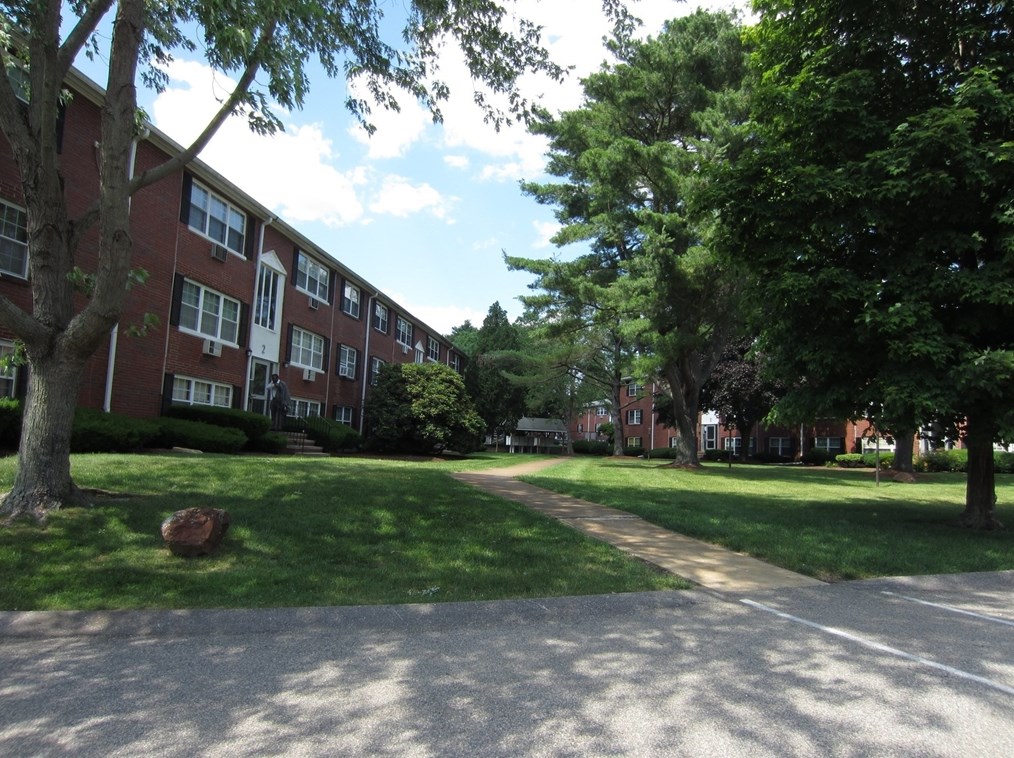 2 Tara Dr #7, Weymouth, MA 02188