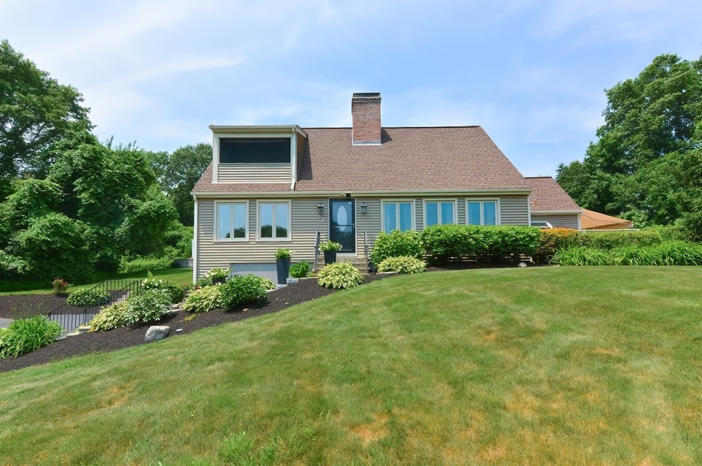 22 Bond Hollow Rd, Sutton, MA 01590