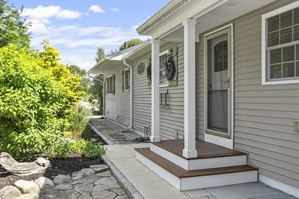 15 Biscayne St, Leominster, MA 01453