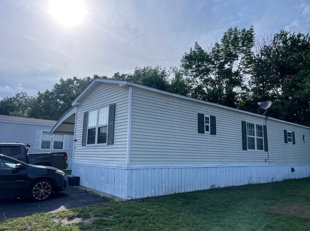 556 Central St #160, Leominster, MA 01453