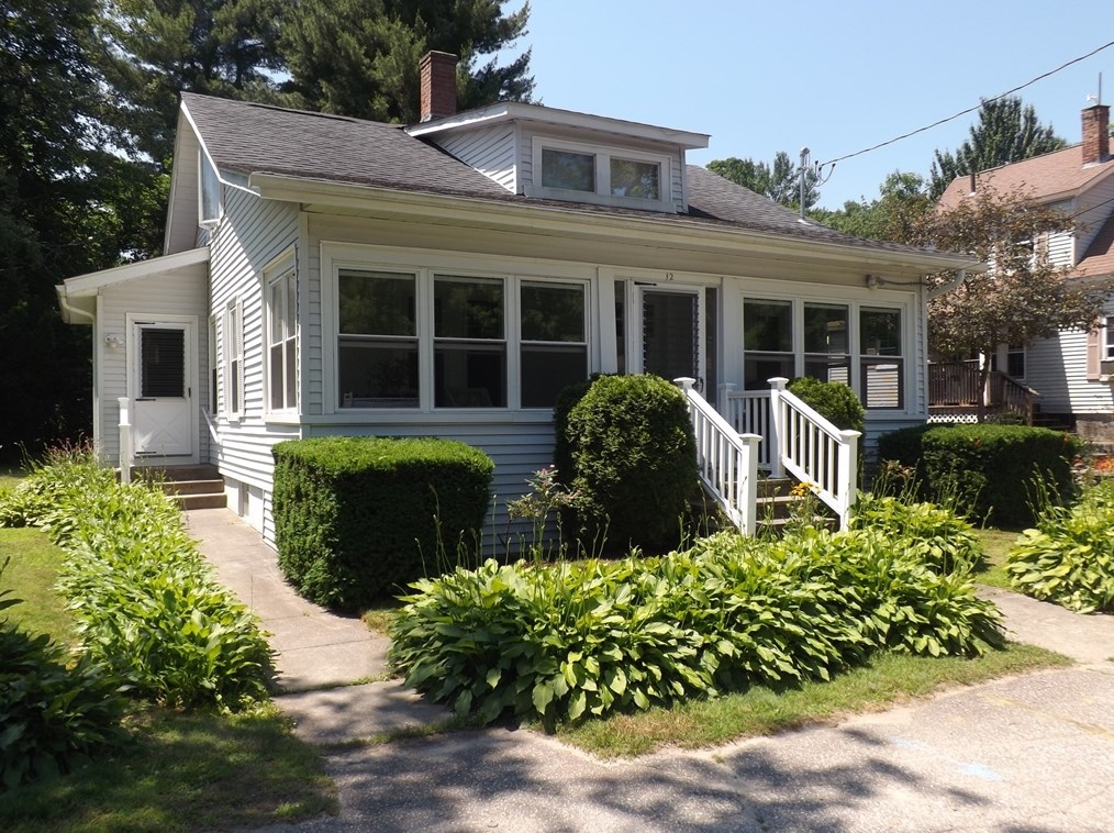 12 Woodland Rd, Auburn, MA 01501-2130