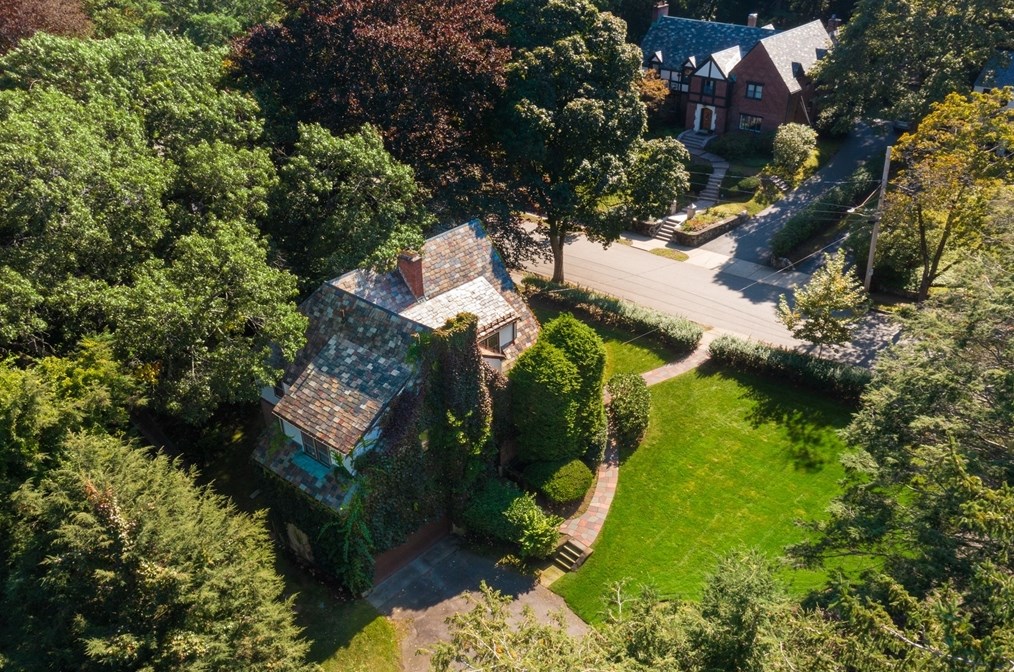 42 Sheffield Rd, Newton, MA 02460-2119