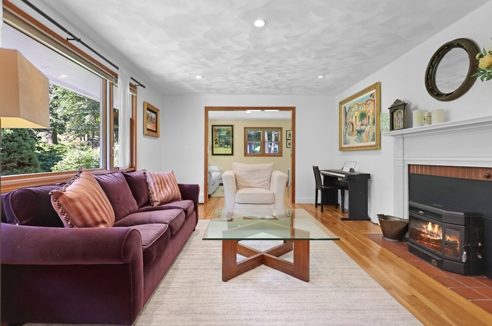 401 River Rd, Andover, MA 01810 exterior