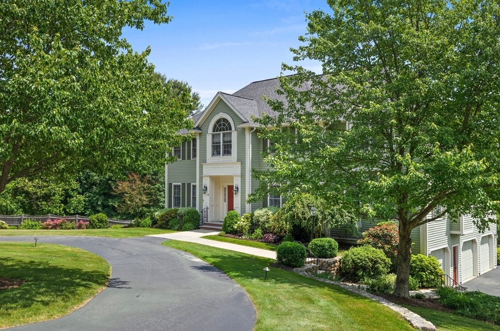 4 Coderre Way, Andover, MA 01810