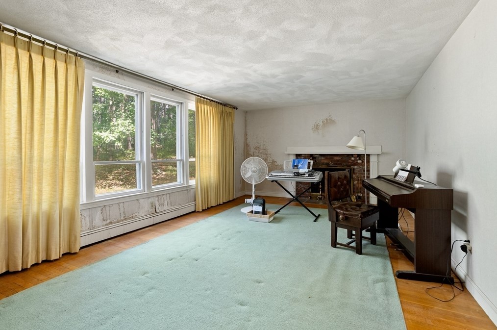 88 Virginia Farme Ln, Carlisle, MA 01741