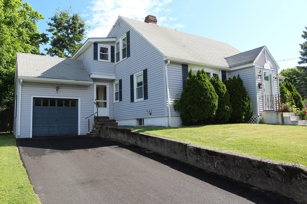 87 Airlie St, Worcester, MA 01606