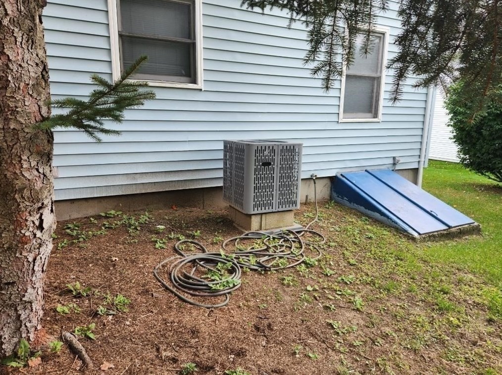 21 Brattle St, Worcester MA  01606-2508 exterior