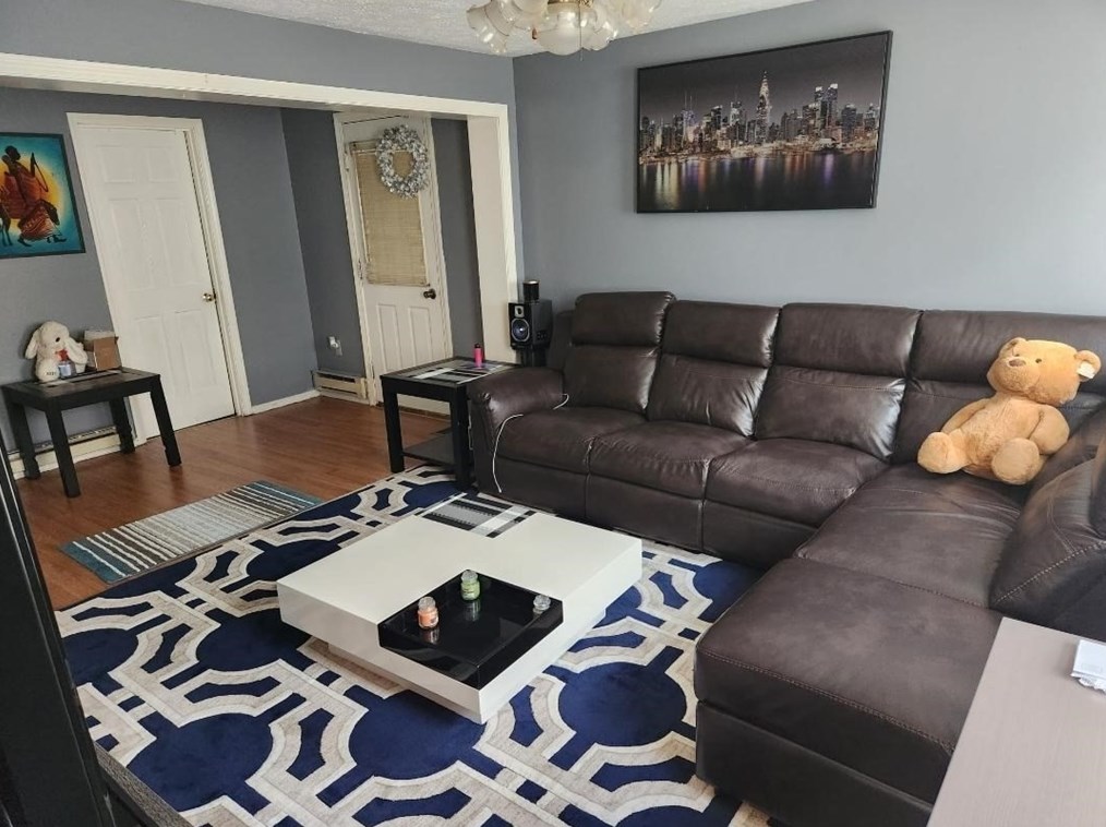 21 Brattle St, Worcester MA  01606-2508 exterior