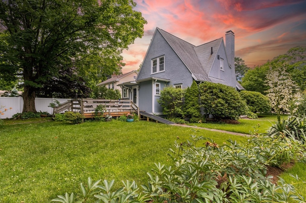 568 California St, Newton, MA 02460