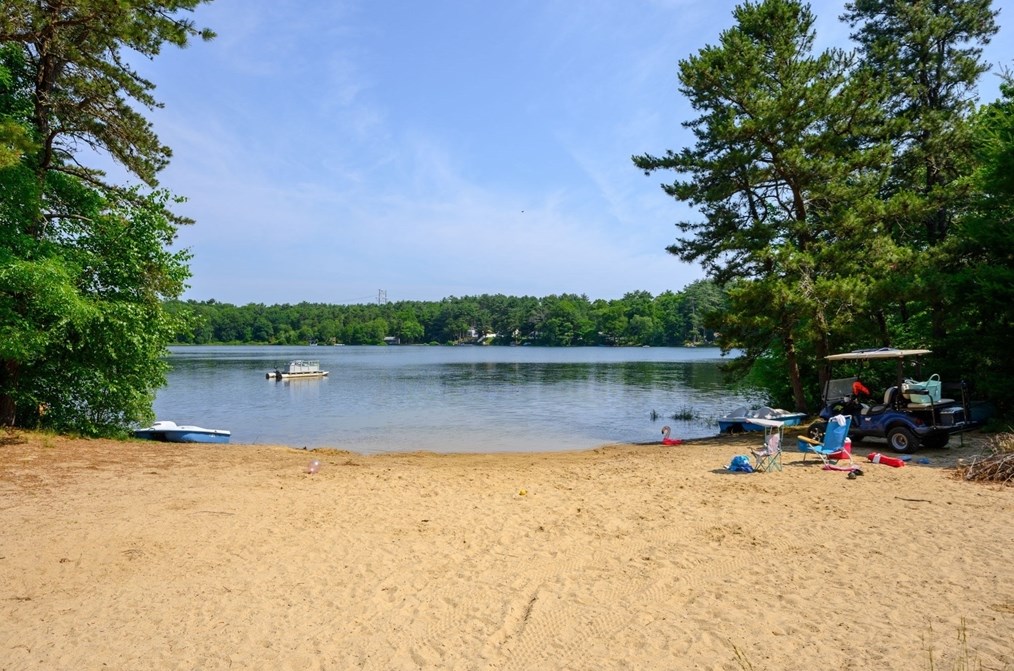 7 Lee Dr, Plymouth, MA 02360