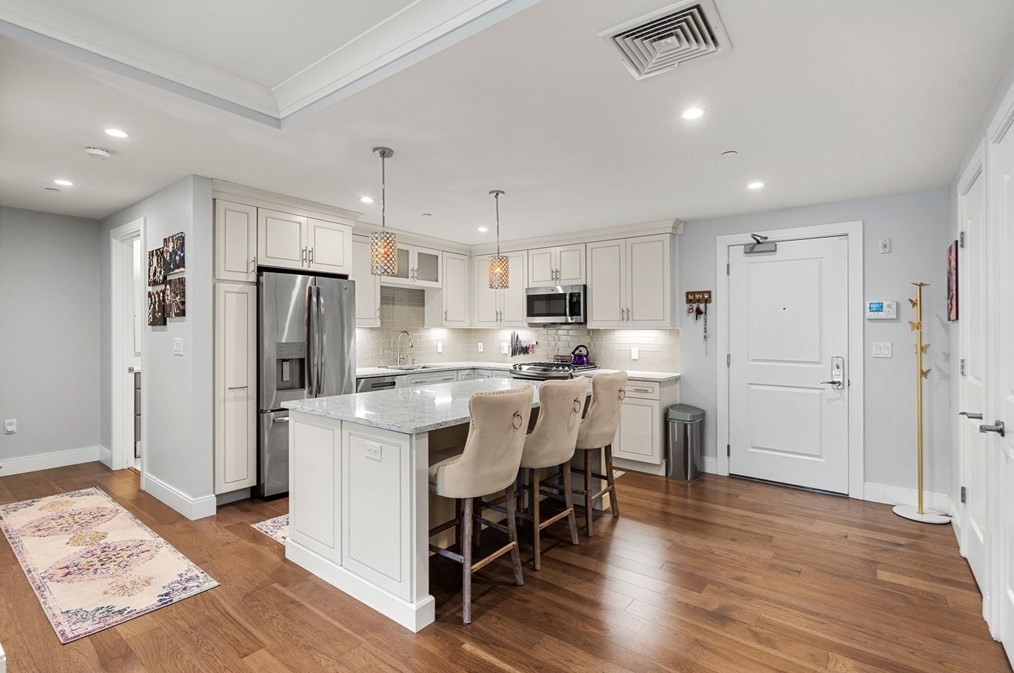 201 Elliott St #211, Beverly, MA 01915