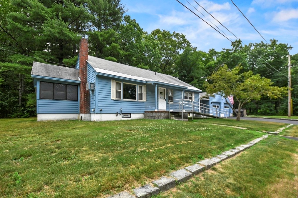 8 Birch St, Ayer, MA 01432