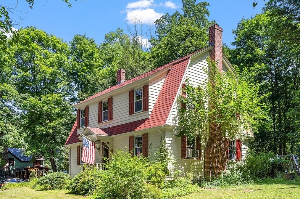 26 Tahattawan Rd, Littleton, MA 01460