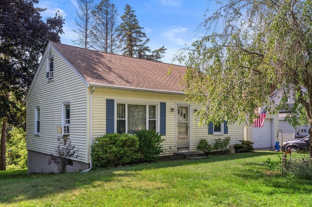 39 Dudley Hill Rd, Dudley, MA 01571