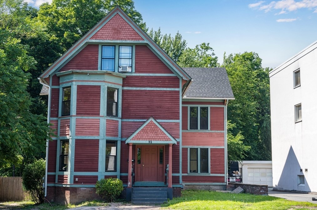 92 Mill St, Springfield, MA 01108 exterior