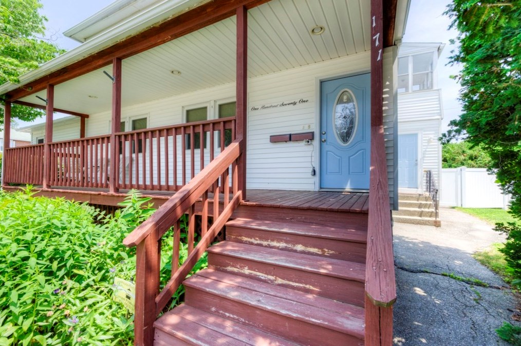 171 Delmont Ave, Worcester, MA 01604 exterior