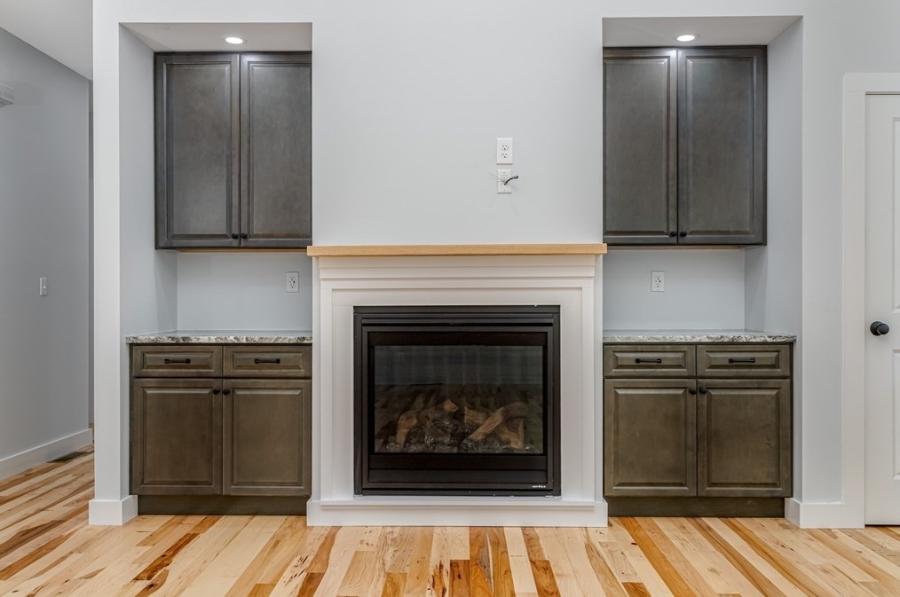 46 High St, Stratham NH  03885-2216 exterior